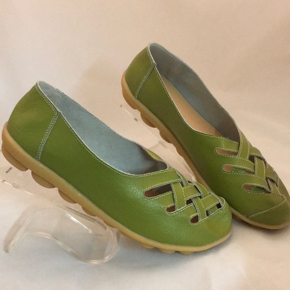 Women Flat Walking Shoes - Picture 5 of 7
